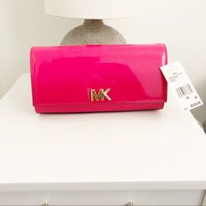 NWT Michael Kors Ultra Pink Clutch Purse